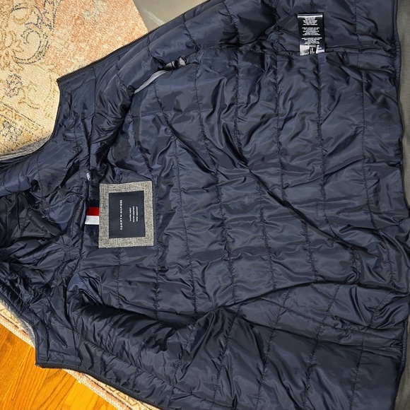 Tommy Hilfiger Men's Gray Water and Wind Resistant Quilted Zip Hood Jacket Sz S - Picture 5 of 16